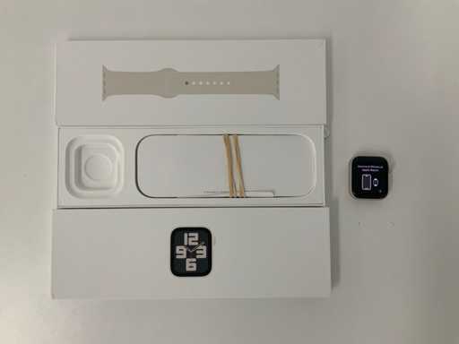 Apple Watch SE (Gen 2) 40mm GPS Starlight Aluminium z paskiem sportowym Starlight