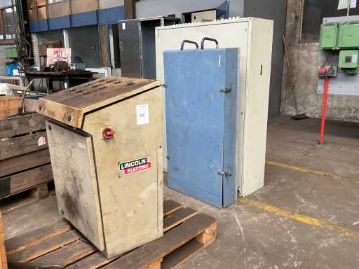 Armoire de commande diverse (2x)