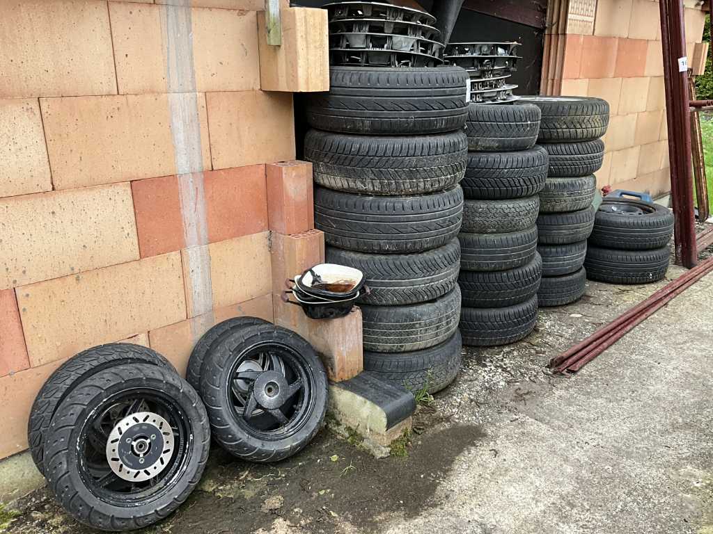 Approx. 20 different used car tyres