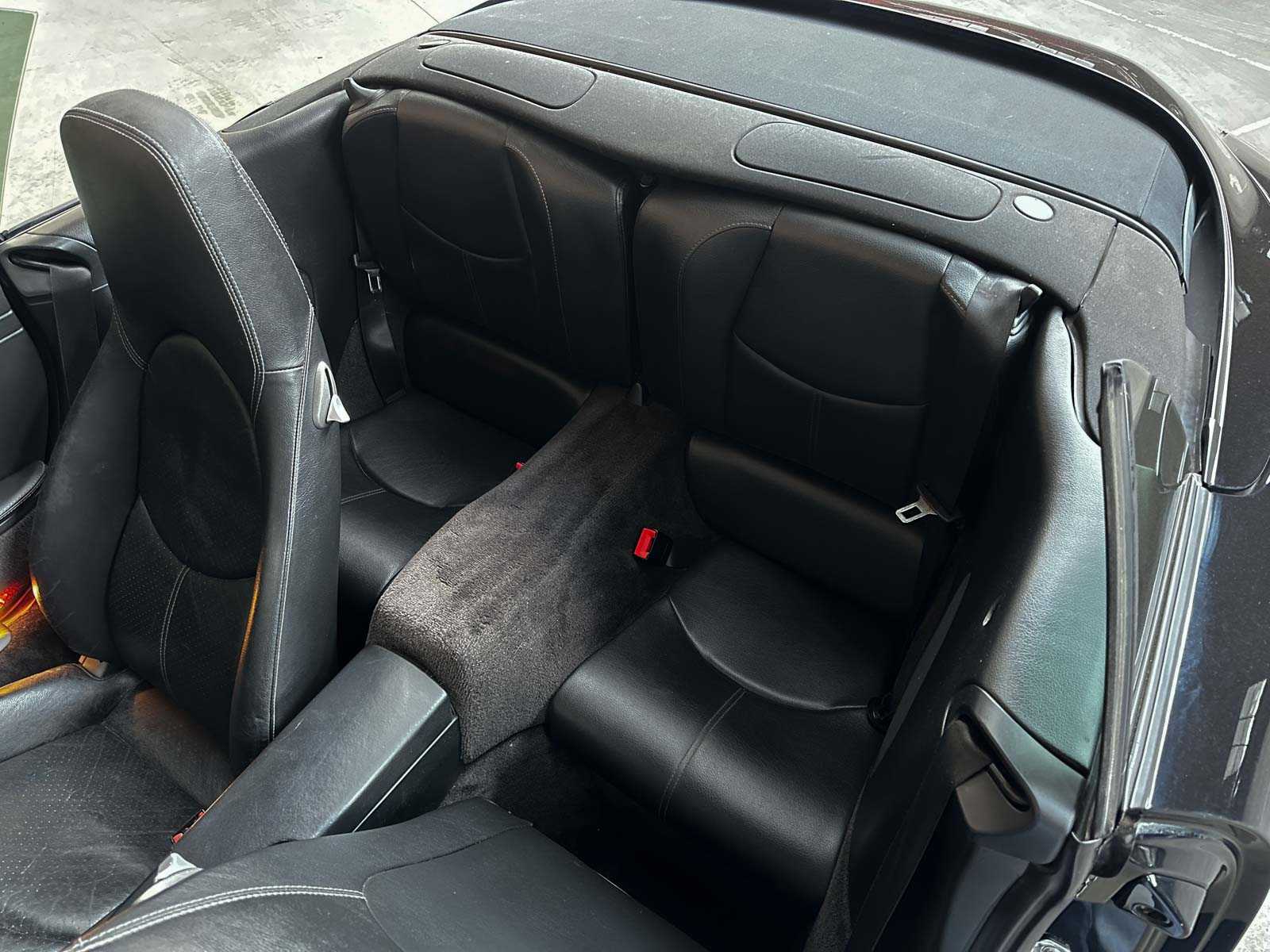 Porsche 911 Carrera Cabriolet 997 3.6 325pk 2005 handgeschakeld -Youngtimer-