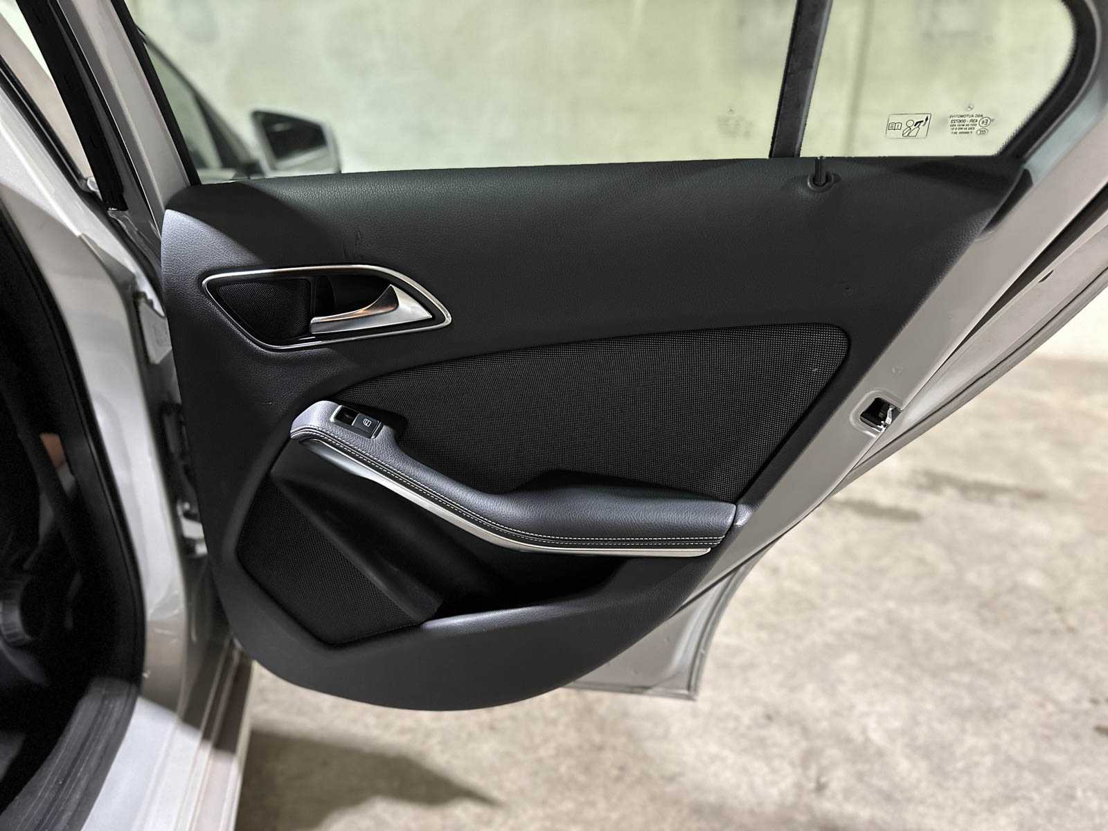 Mercedes-Benz A180 Ambition A-klasse 121pk 2012 (Origineel-NL), 75-ZJJ-1