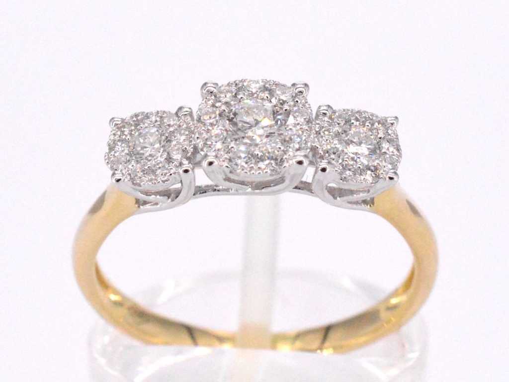 Gold ring with three chatons of diamonds 0.75 carat