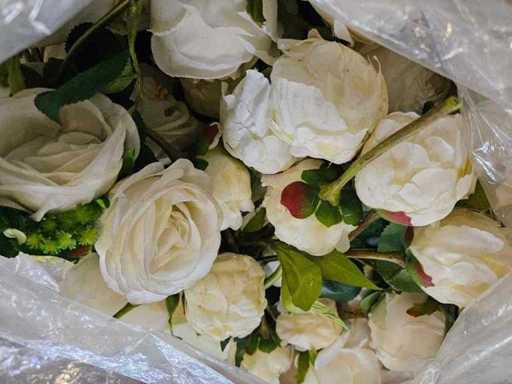 200+ fleurs artificielles et verdure