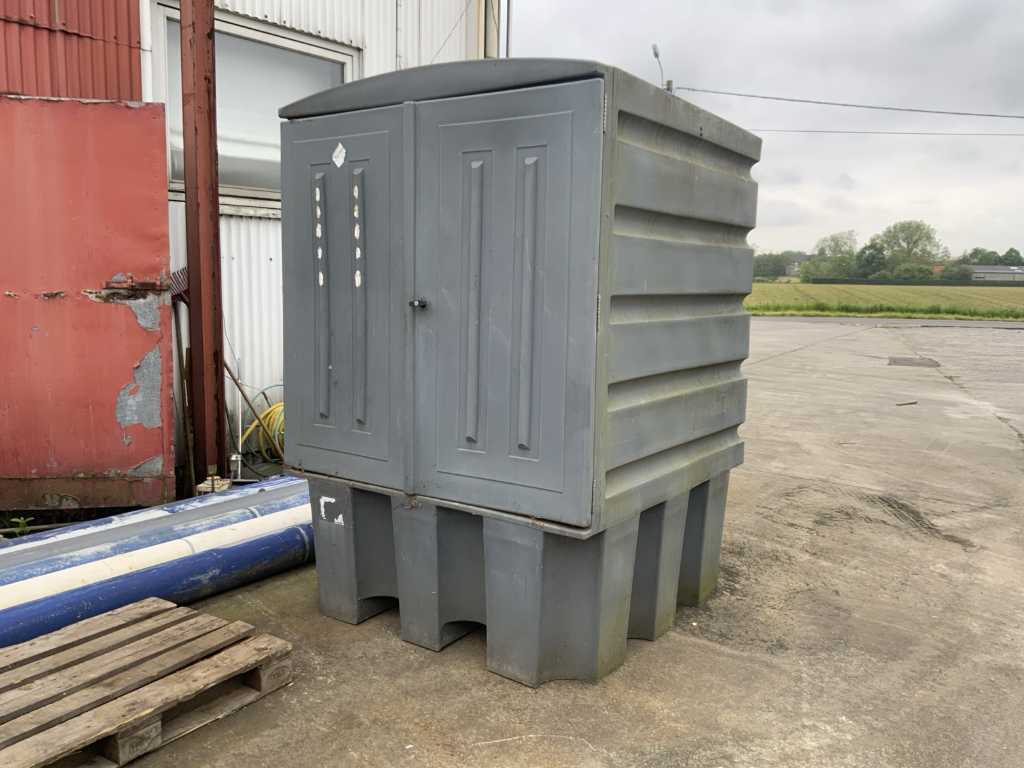 Storage container