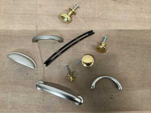 Avenue mix lot various knobs and handles (104x)