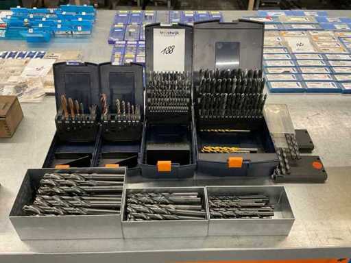 Lotto di utensili per la perforazione