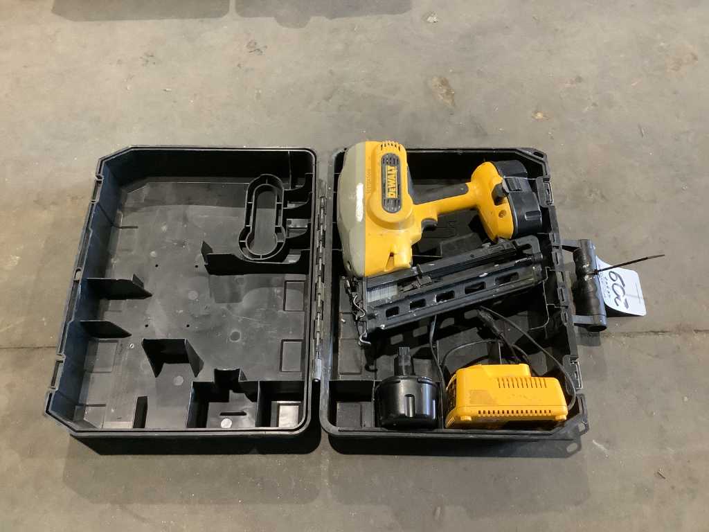 DeWalt DC618 Battery powered Tacker Troostwijk Auctions