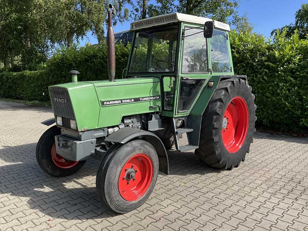 1986 Fendt Turbomatik 306LS Two-wheel drive agricultural tractor