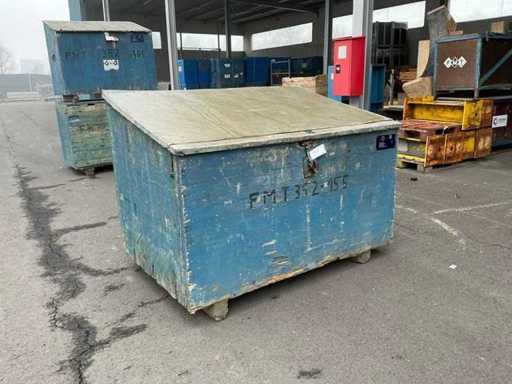 Empty wooden boxes/toolboxes