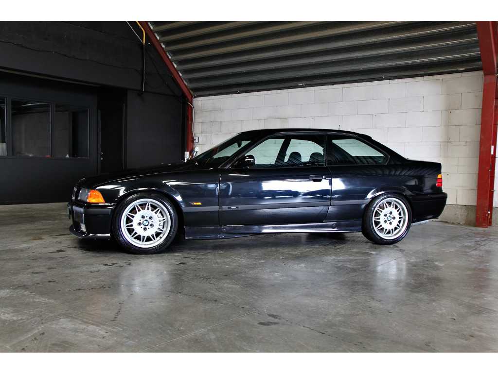 BMW M3 (E36) 3.0 benzine manual - OLDTIMER