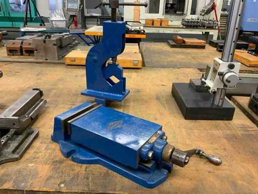 Clemă de mașină și șurub pentru țeavă