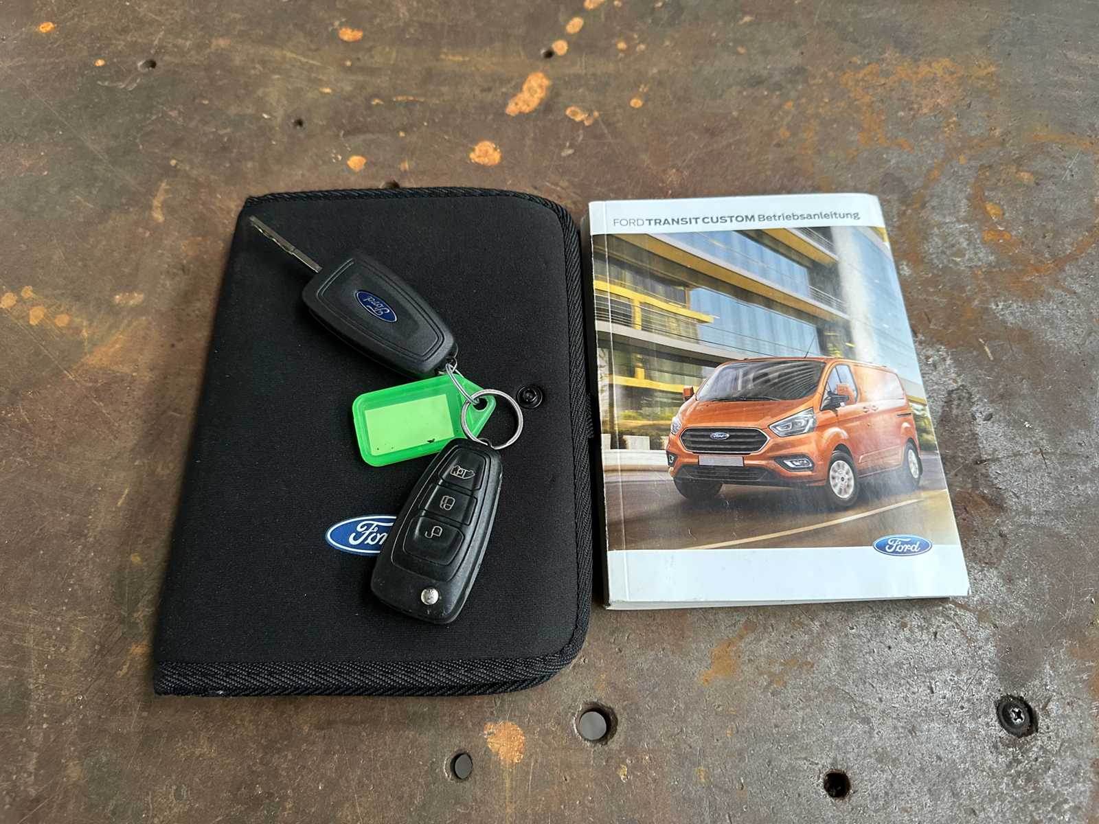 Ford Transit Custom 320 2.0 TDCI L1H2 Tr 9 persoons 103PK 2018, N-814-HS