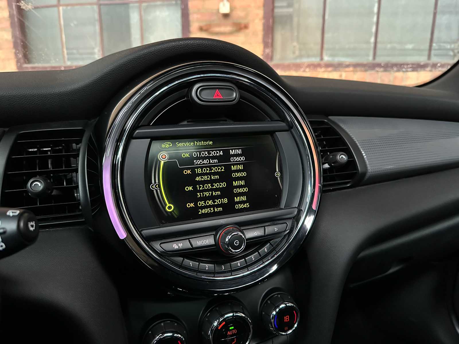 Mini Cooper Business 1.5 136pk 2016 (Origineel-NL), JF-468-B