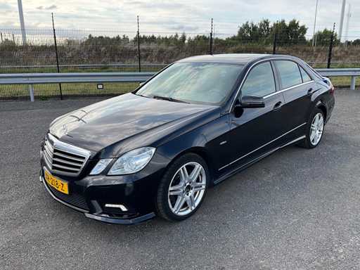 2010 Mercedes-Benz Classe E 220 CDI Voiture de tourisme MARGE