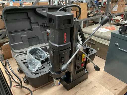 Macchina per perforazione magnetica Fluxon MB100