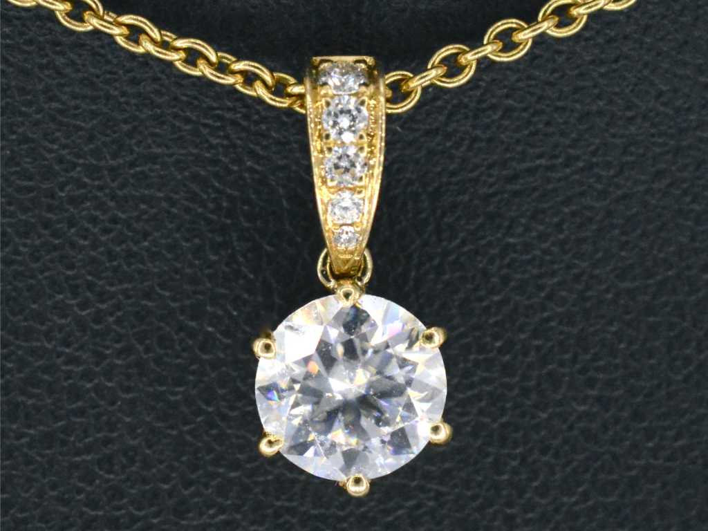 Gold solitaire pendant with a diamond 1.00 carat