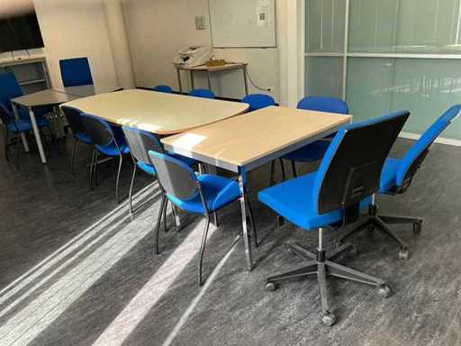 Divers vergadermeubilair