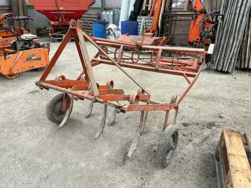 Cultivateur Eliet avec cultivateur à rouleaux