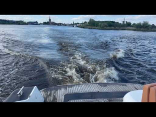 4ebbb293-cc80-47bf-9478-fb3a8c0fa966.mp4