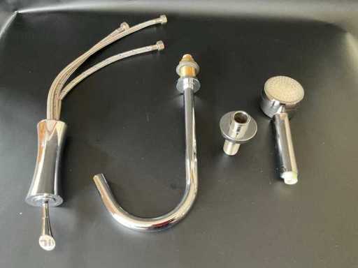 Robinet de rebord de baignoire intégré