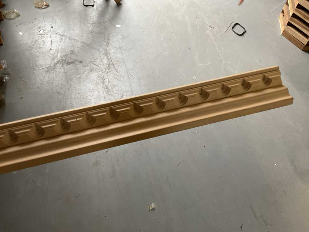 Cornișă din lemn de 45x20 mm