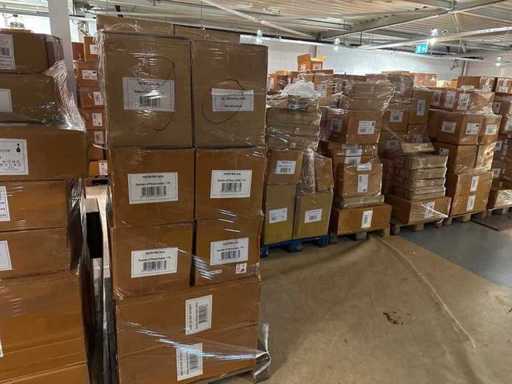 Décoration de fête, valeur au détail 2 000 €