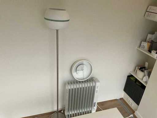 Radiator and lamp