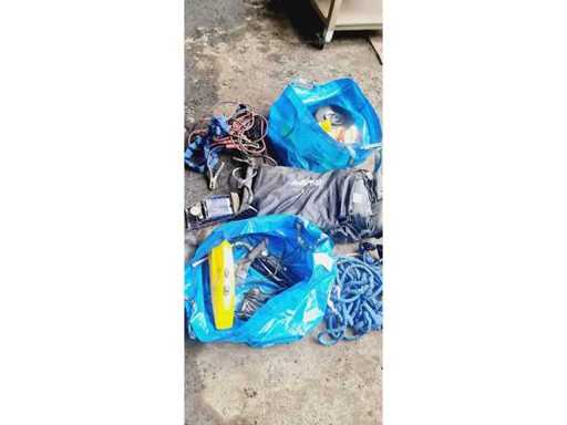 Cabluri de pornire, aspirator, pompă de aer și saltea de umflare