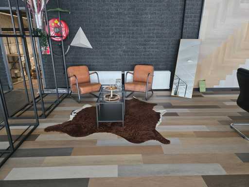 Set inventaris opruiming 2 stoelen,kleed, bijzettafel, spiegel