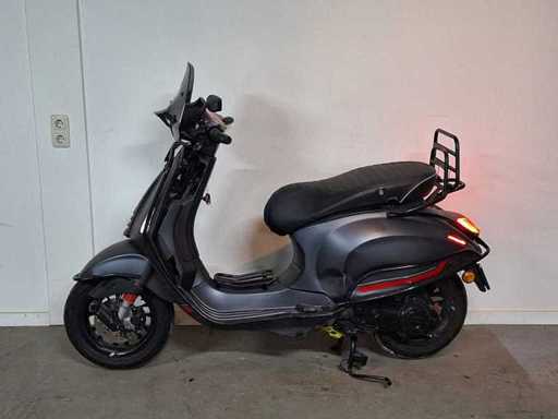 Piaggio Vespa Primavera 45 km moped cu 4 timpi