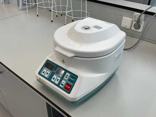 Hettich Mikro 120 Centrifuge