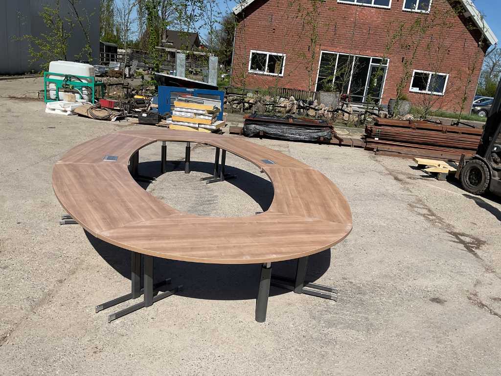 Oval conference table