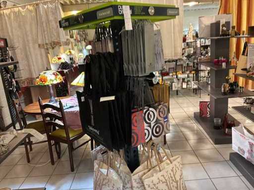 Batch of shopping and beach bags