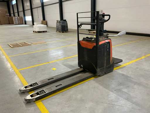 Toyota LPE200 Wagonik Paletowy 2018 z koniem