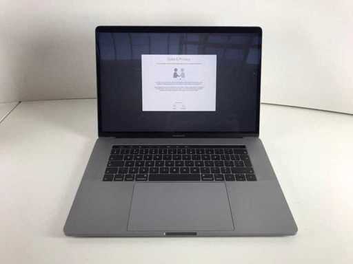 Apple MacBook Pro 15.4", Core(TM) i7 8th Gen, 16 GB RAM, 256 GB NVMe, AMD Radeon Pro 555X Laptop