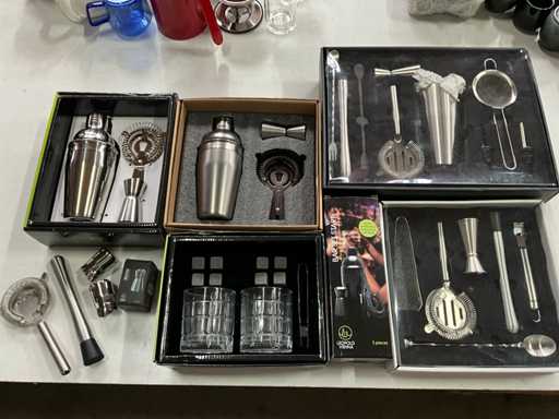 Różne zestawy barowe/koktajlowe shake od Leopolda Wiednia, między innymi