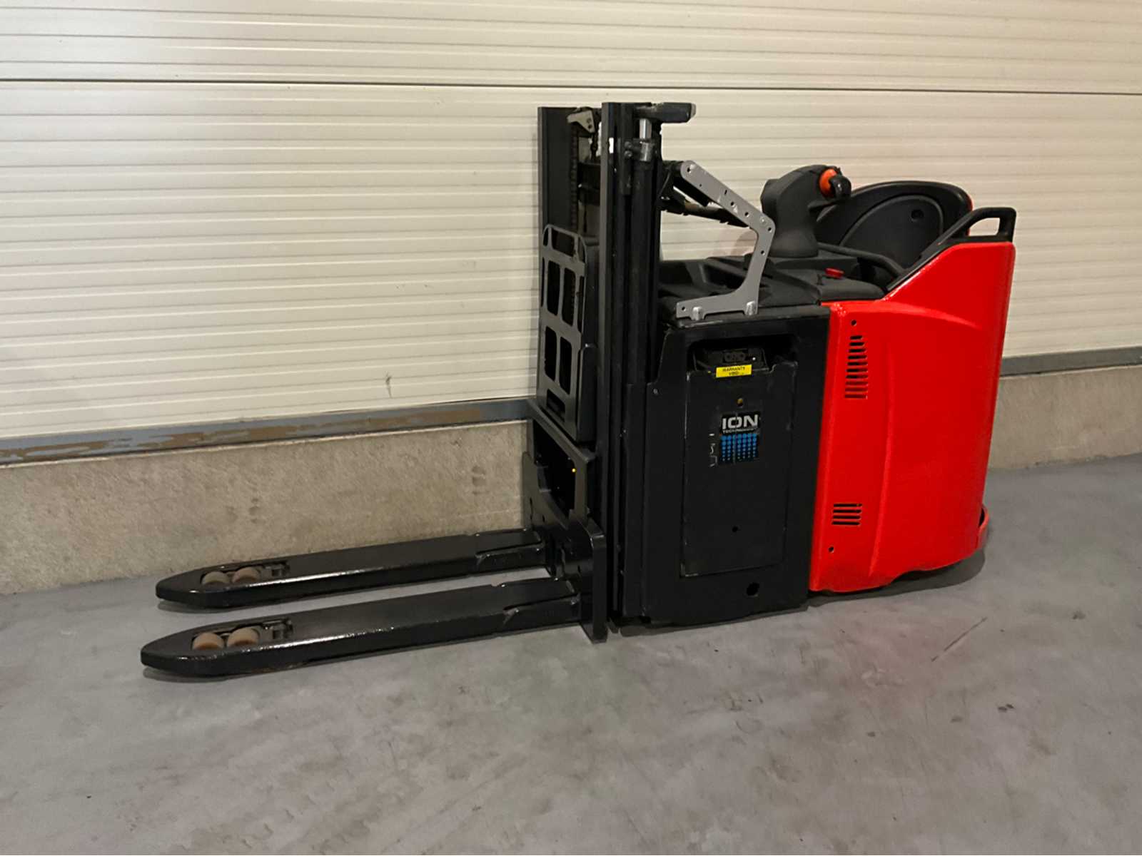 2020 Linde D12 HP SP Cart Stacker