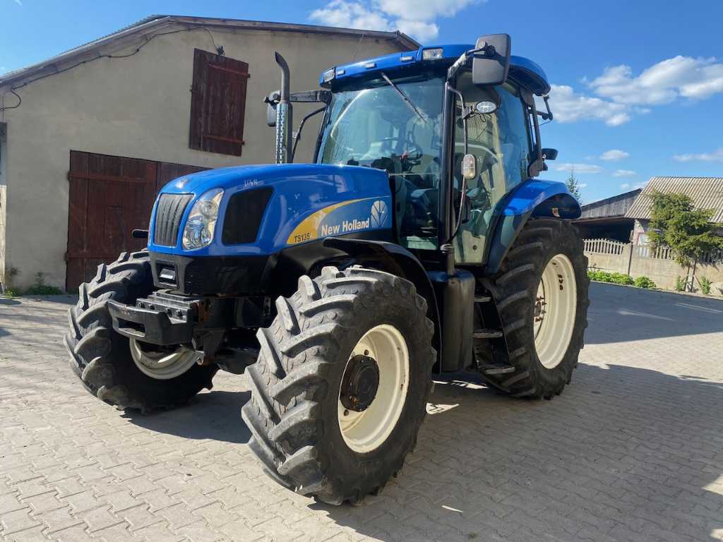 New Holland - TS135A - Ciągnik z napędem na 4 koła