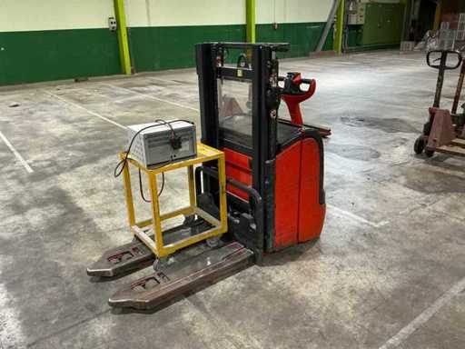 Elektryczny wózek paletowy Fenwick L14 z 2011 roku