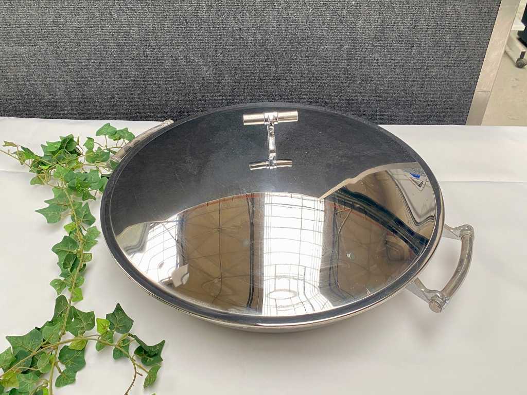 Paella pan with lid