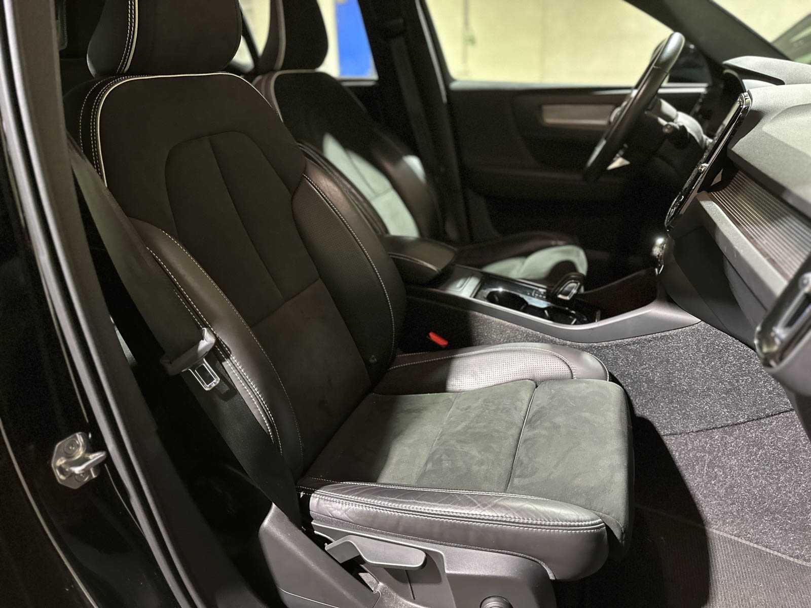 Volvo XC40 Recharge P8 AWD 408pk 2020 (Origineel-NL + 1e eigenaar), K-432-DP