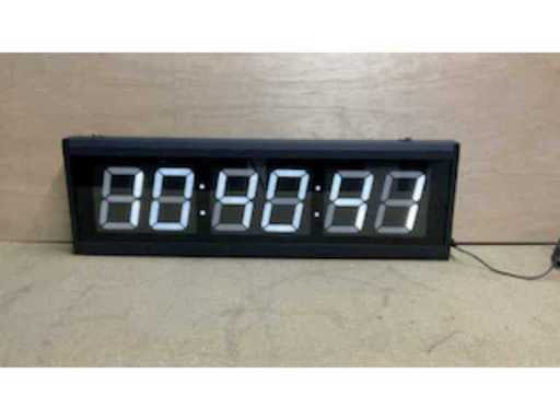 e2c5ec6c-e6ab-47d3-a4c2-8cf240082c6a.mp4