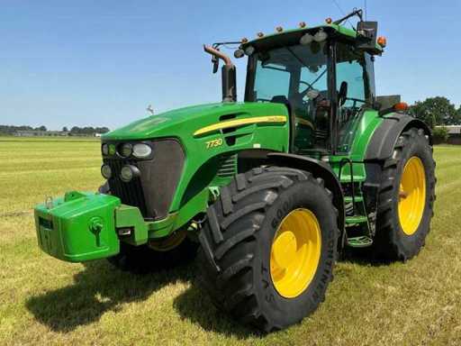 Tractor agricol John Deere 7730 cu tracțiune integrală din 2011