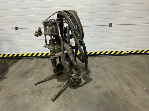 Hogg Pneumatic Paint Spraying Machine