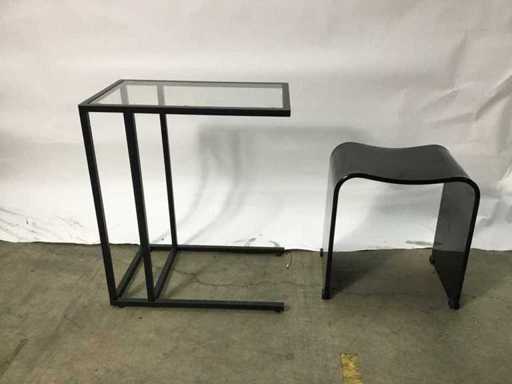 Beistelltisch mit Hocker