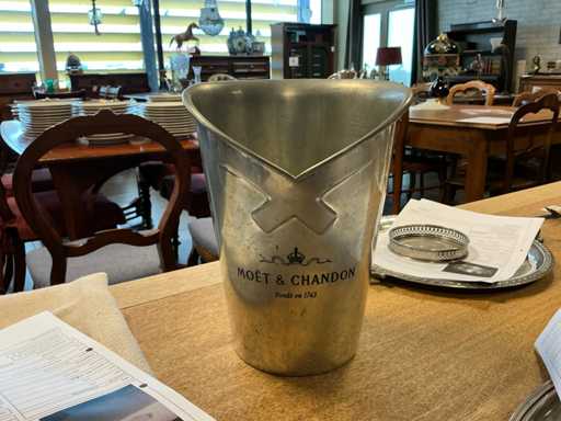 MOËT & CHANDON Champagne-emmer