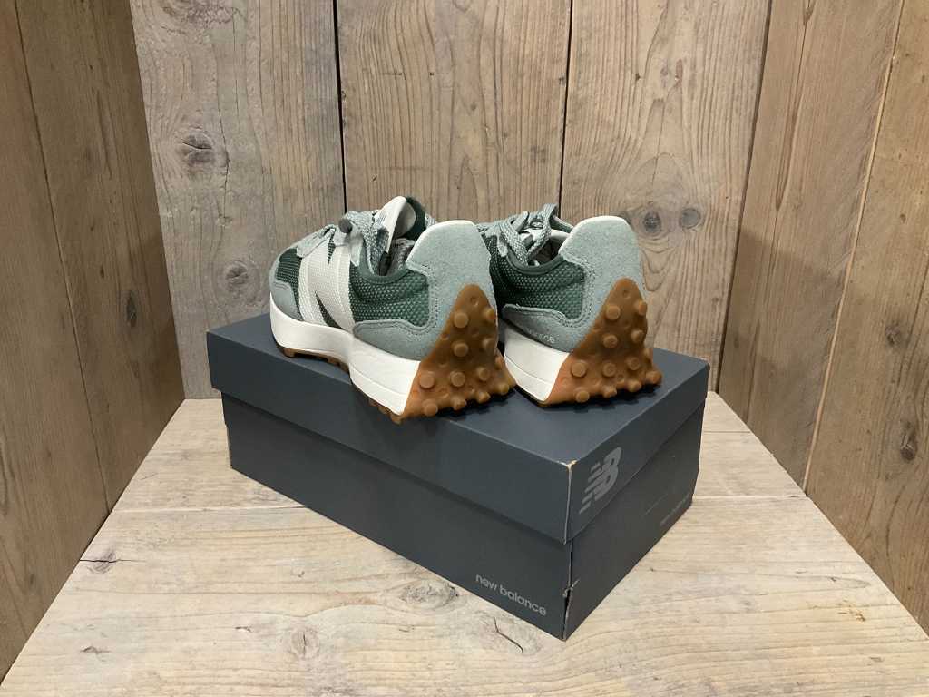 New balance - MS327MS - Sneaker size 37.5 | Troostwijk Auctions