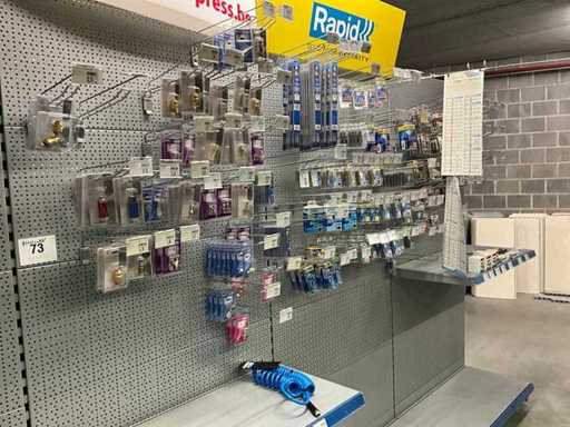 Kleine partij persluchtapparatuur en nieten