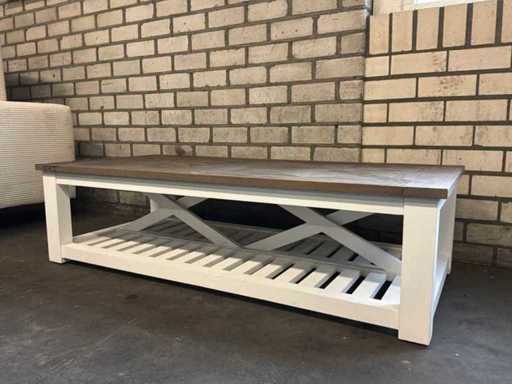 Chateau Chassigny Couchtisch