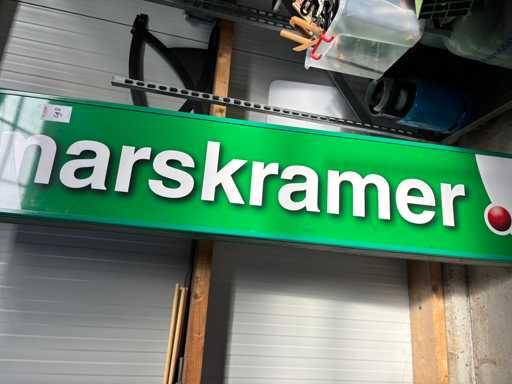 Panneau publicitaire extérieur avec éclairage